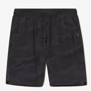 UNRL Stride Short [7.5"] - NWT Black Camo size XS